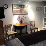 Holly\'S Place